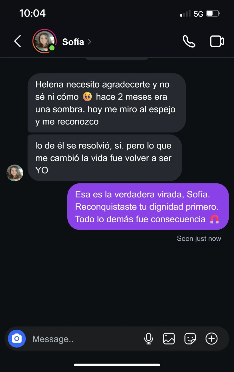 Captura de pantalla de una conversación: él retoma el contacto tras semanas de silencio.